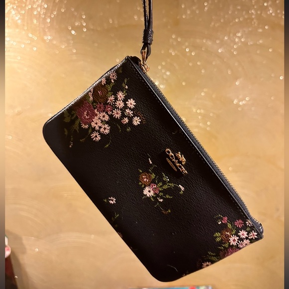 Coach limited edition floral purse bundle 3 items purse, clutch, and makeup bag - Picture 2 of 3